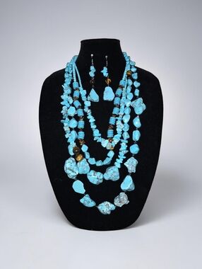 Sassified Boutique Nwt Turquoise Beaded Multi-Strand Necklace Set by
